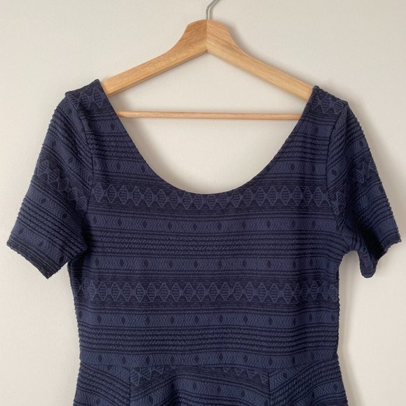 ✨HOST PICK✨DIVIDED Navy Patterned Mini Dress Size M (AU 12) - Picture 2 of 10